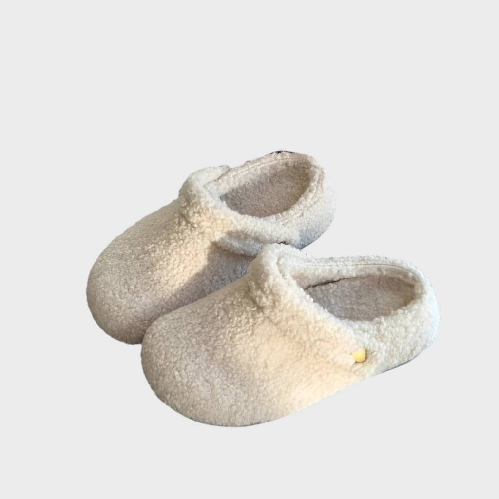 FLUFFY SLIPPERS - MOONRAKER