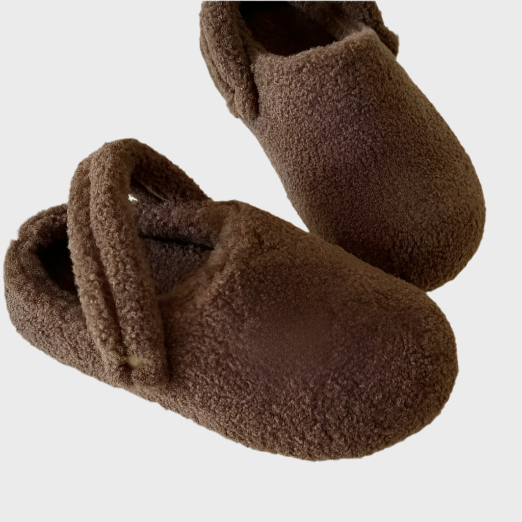 FLUFFY SLIPPERS - MOONRAKER