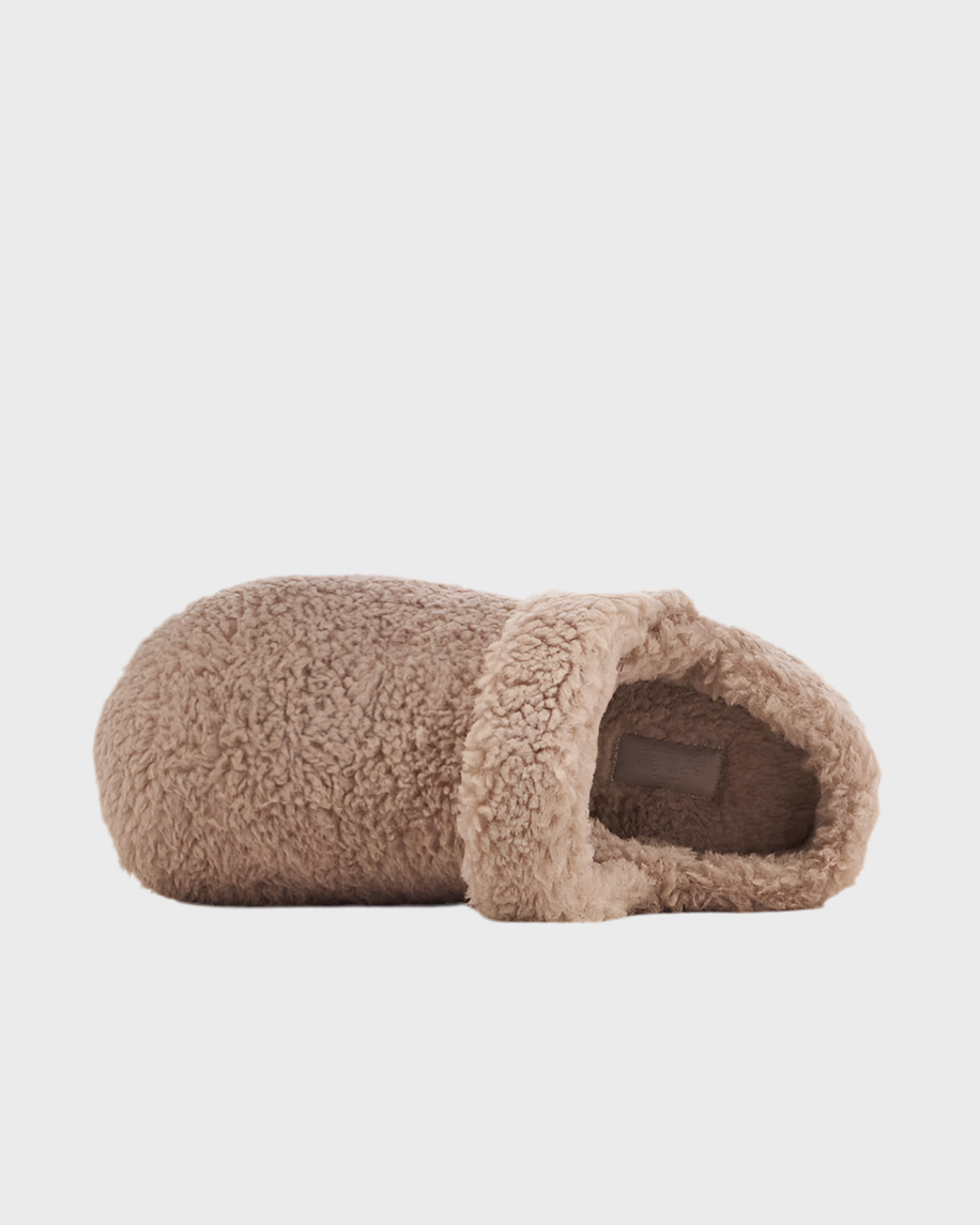 FLUFFY SLIPPERS - MOONRAKER