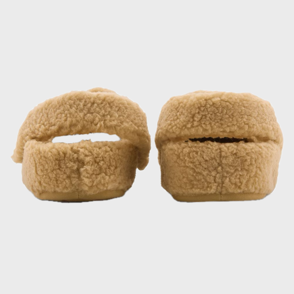 FLUFFY SLIPPERS - MOONRAKER