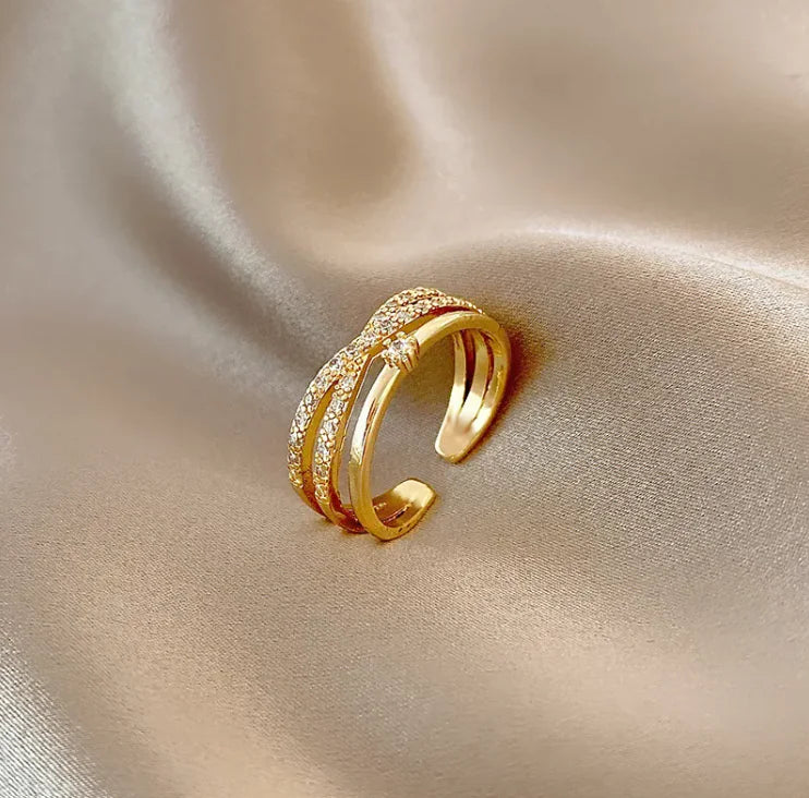 LUXE GLEAM RADIANT RING - MOONRAKER