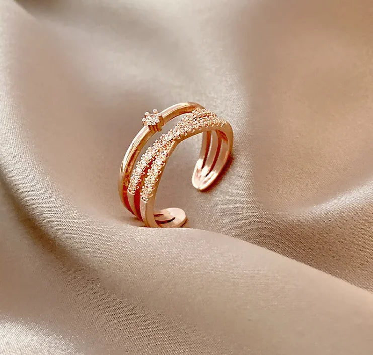LUXE GLEAM RADIANT RING - MOONRAKER