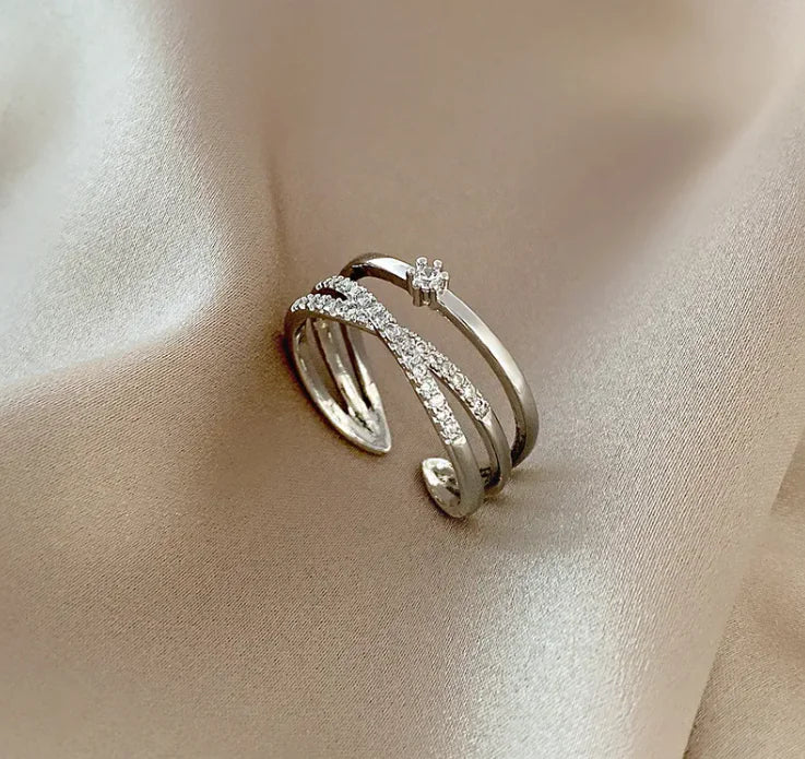 LUXE GLEAM RADIANT RING - MOONRAKER