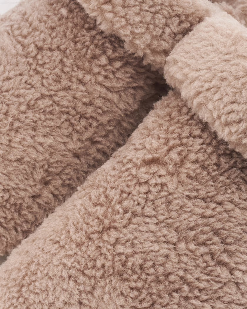 FLUFFY SLIPPERS - MOONRAKER